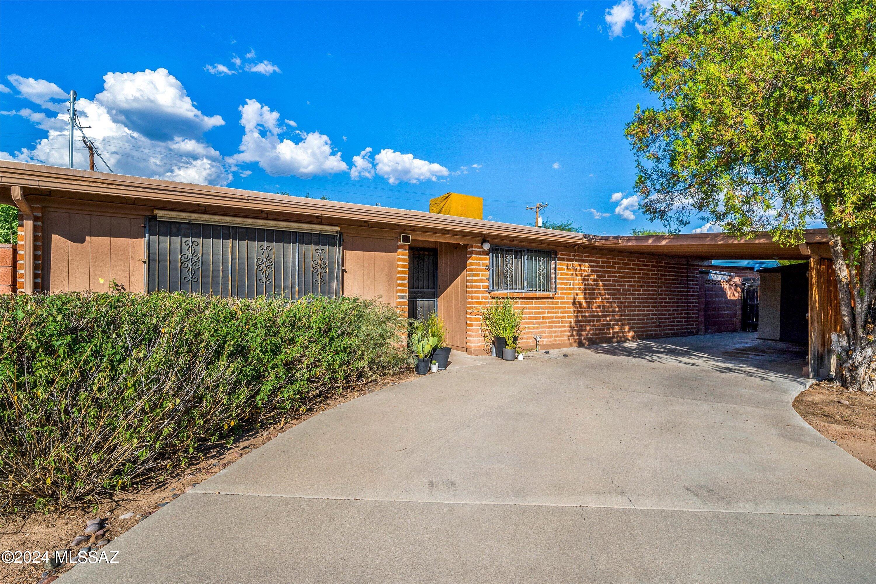 Sunny Dr, Tucson, AZ 85712