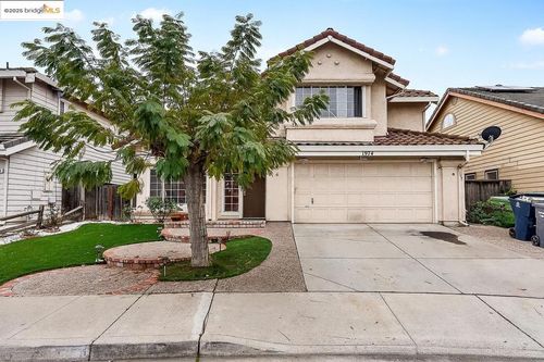 1974 Paradise Valley Ct, Tracy, CA, 95376-0716 | Card Image