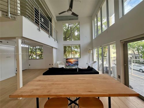 apt-3-900 4th St, Miami Beach, FL, 33139-6840 | Card Image