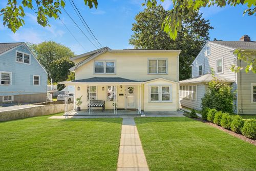 90 Courtland Hill St, Stamford, CT, 06906-2305 | Card Image