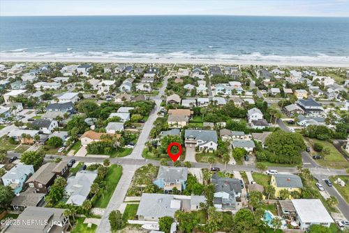 301 Pine St, Neptune Beach, FL, 32266-5058 | Card Image