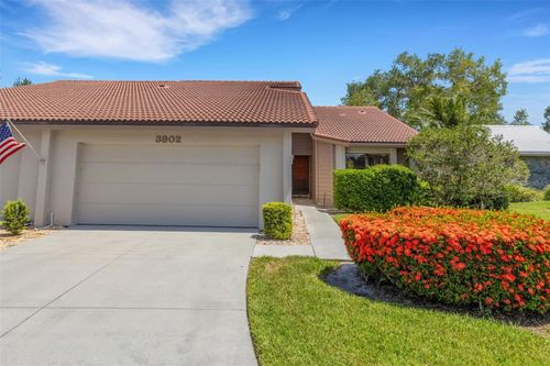 98-3902 Wilshire Dr, SARASOTA, FL, 34238-2565 | Card Image