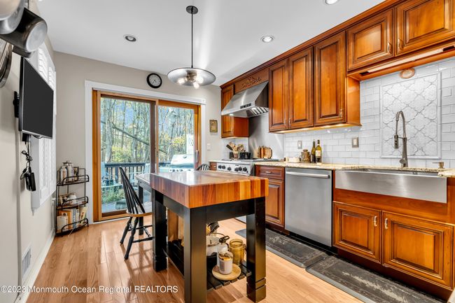 41 Durant Ave, Condo with 2 bedrooms, 3 bathrooms and null parking in Holmdel NJ | Image 9