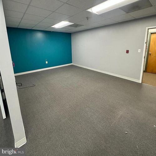 ste-219-9375 Chesapeake St, LA PLATA, MD, 20646-3654 | Card Image