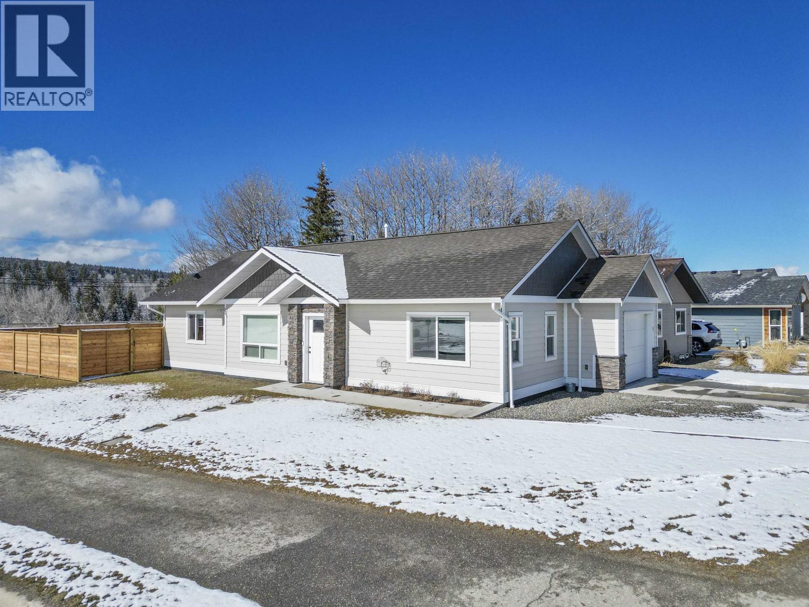 Residential in 100 Mile House 2