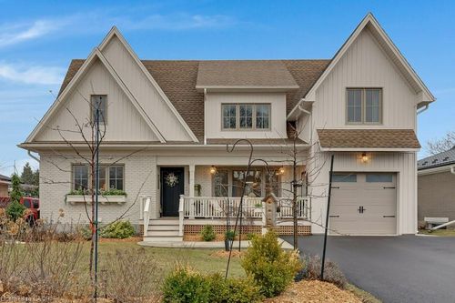 252 Shepherd Ave, Cambridge, ON, N3C1T8 | Card Image