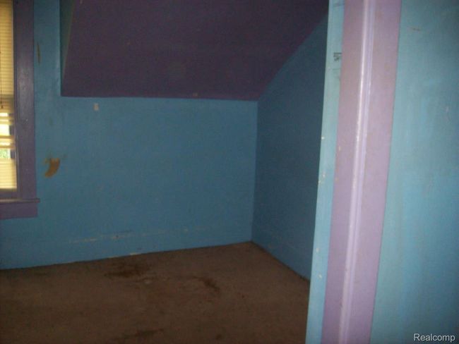 BEDROOM | Image 9