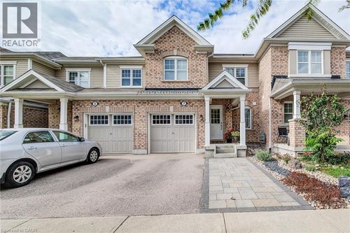 7 Stratus St, Kitchener, ON, N2R0K6 | Card Image