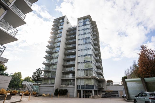 1801 - 8288 Lansdowne Road, Condo with 2 bedrooms, 2 bathrooms and 2 parking in Richmond BC | Image 1