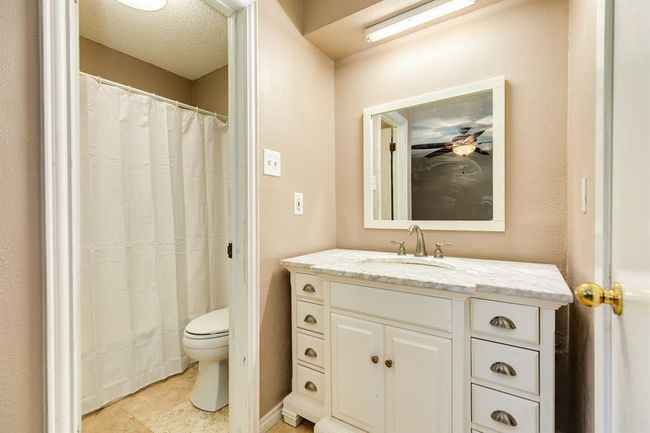 Primary Bathroom | Image 16