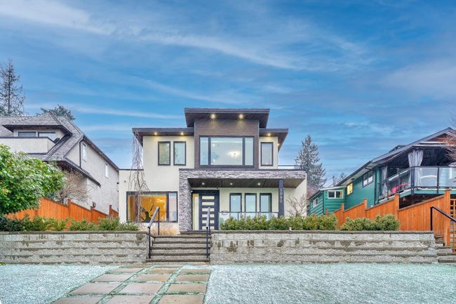 1090 Adderley Street, House other with 8 bedrooms, 6 bathrooms and 3 parking in North Vancouver BC | Image 39