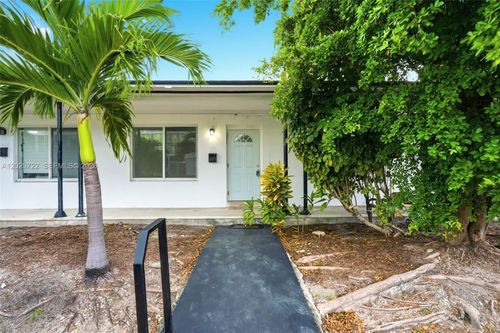 8420-8430 Crespi Blvd, MIAMI BEACH, FL, 33141-1120 | Card Image