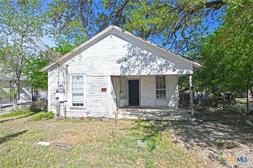 759 N Union Ave, New Braunfels, TX, 78130-4159 | Card Image