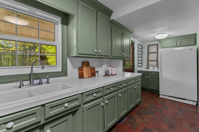 Kitchen | Image 17