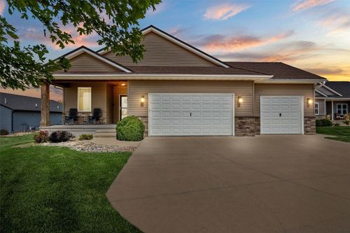 408 Driftwood Ln, Fairfax, IA, 52228-7600 | Card Image