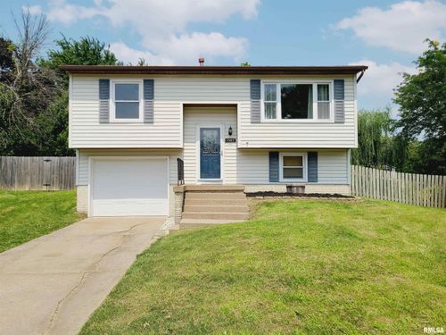 1505 Meadow Brook Ct, Davenport, IA, 52804-3062 | Card Image