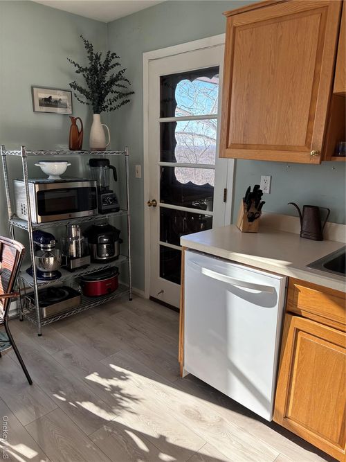 678 Sierra Vista Ln, Valley Cottage, NY, 10989-2717 | Card Image