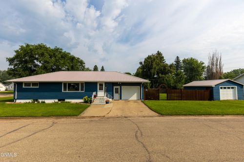 120 2nd St Sw, Steele, ND, 58482-7106 | Card Image