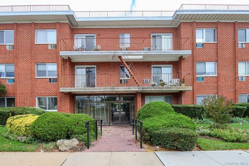 14-85 Centre Ave, Rockville Centre, NY, 11570-5758 | Card Image