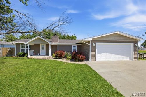 12485 Koepfli Ln, Highland, IL, 62249-1037 | Card Image