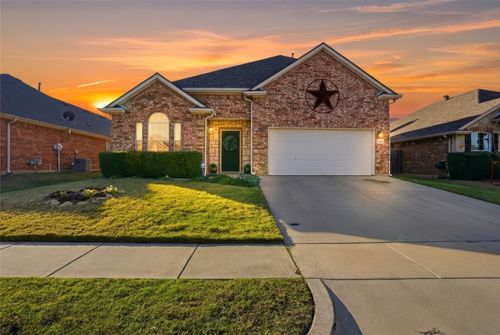 7429 Gairlock Dr, Fort Worth, TX, 76179-4819 | Card Image