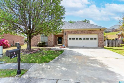 257 Beaver Creek Pkwy, Pelham, AL, 35124-2648 | Card Image