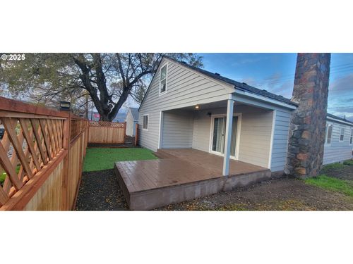 1123 W 2nd St, The Dalles, OR, 97058-3505 | Card Image