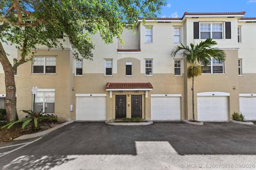 204-6020 W Sample Rd, Coral Springs, FL, 33067-3261 | Card Image