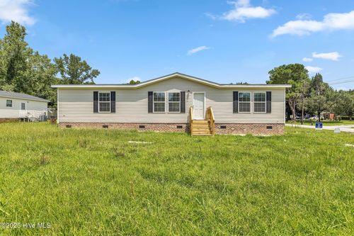 210 Woodson St, Richlands, NC, 28574-8316 | Card Image