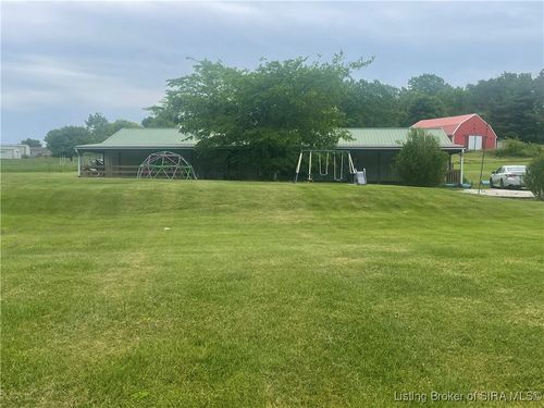 8369 S Old Palmyra Rd, Pekin, IN, 47165-8674 | Card Image