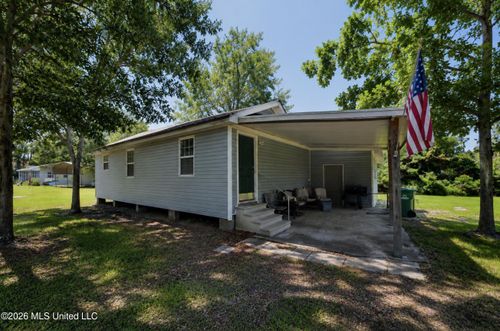 202 Pine Street, Waveland, MS, 39576 | Card Image
