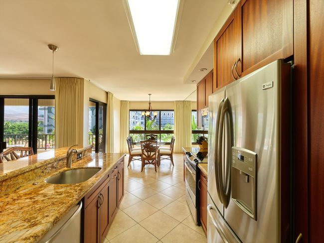 704 - 50 Nohea Kai Dr, Condo with 2 bedrooms, 2 bathrooms and null parking in Lahaina HI | Image 8