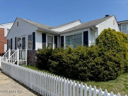 30 Central Ave, Ocean Grove, NJ, 07756-1634 | Card Image