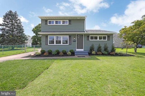 340 Collins Ln, MAPLE SHADE, NJ, 08052-2212 | Card Image