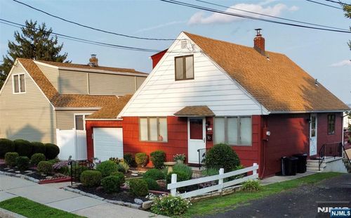 729 7th St, Carlstadt, NJ, 07072-1716 | Card Image