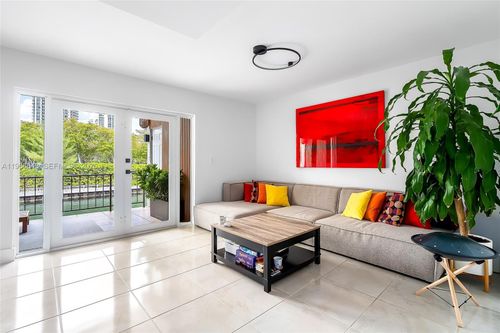 apt-76-3745 Ne 171st St, North Miami Beach, FL, 33160-3087 | Card Image