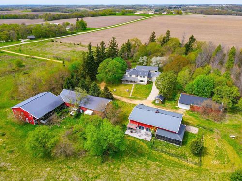 2296 Tower Dr, Stoughton, WI, 53589-3552 | Card Image