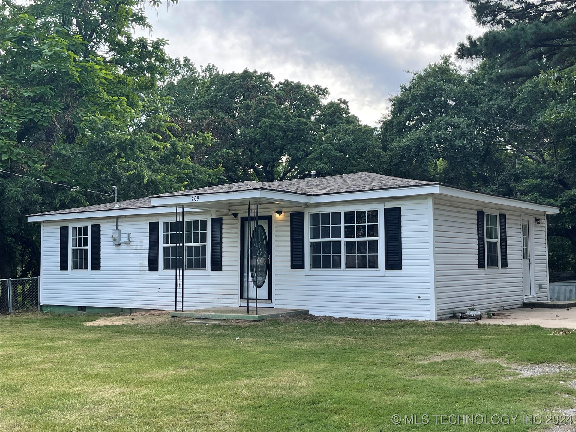 Russell Ave, Atoka, OK 74525