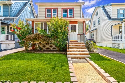 18 Orchard Rd, Maplewood, NJ, 07040-2489 | Card Image