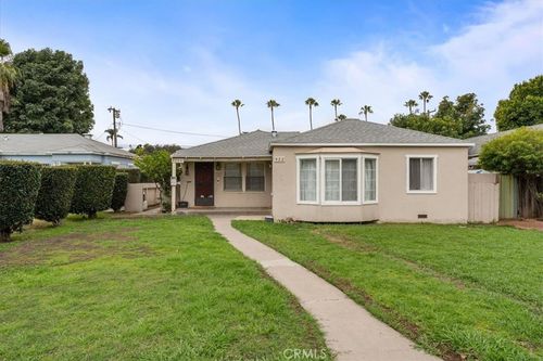 924 S Broadway, Santa Ana, CA, 92701-5647 | Card Image