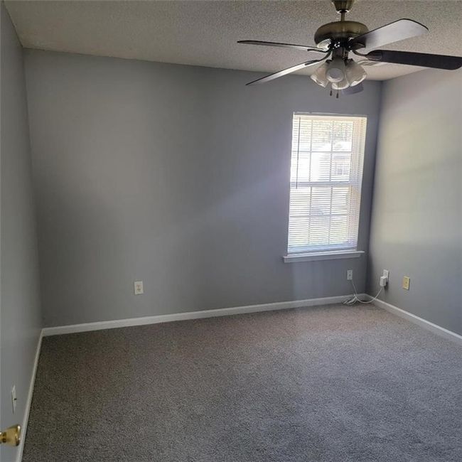 5820 Sable Glen Rd, House other with 3 bedrooms, 3 bathrooms and null parking in Atlanta GA | Image 12
