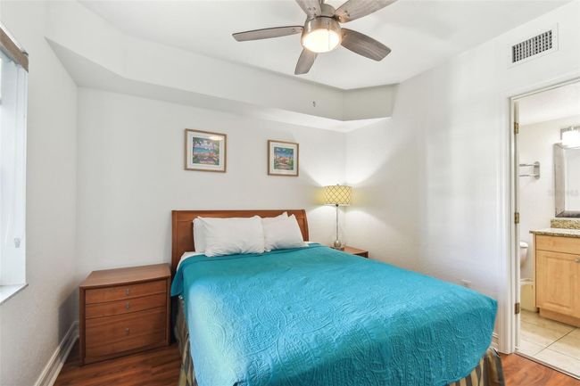 404 - 11605 Gulf Blvd, Condo with 2 bedrooms, 2 bathrooms and null parking in TREASURE ISLAND FL | Image 27