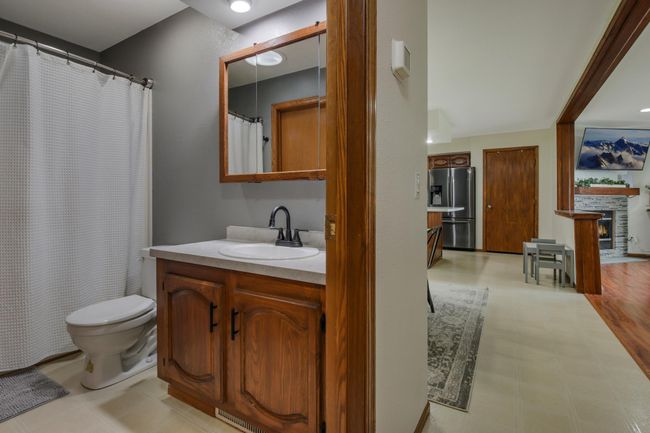Bathroom #2 | Image 19
