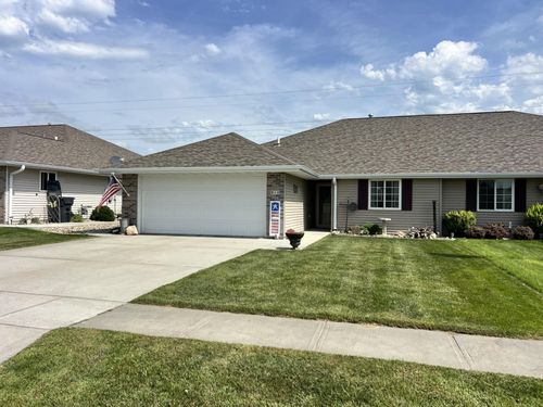 910 W Meadow Ridge Rd, Norfolk, NE, 68701-2083 | Card Image
