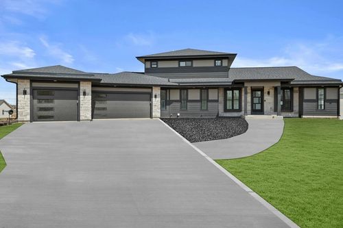 5419358 Broadwing Pl, Menomonee Falls, WI, 53051-1696 | Card Image