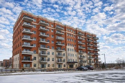 704-9175 Rue Lennon, Brossard, QC, J4Y0S3 | Card Image