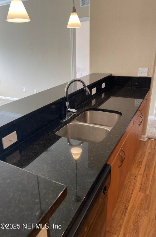 504-8290 Gate Pkwy W, JACKSONVILLE, FL, 32216-3624 | Card Image