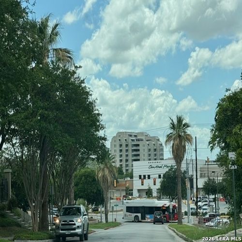 175 Harrigan Ct, Alamo Heights, TX, 78209-6383 | Card Image