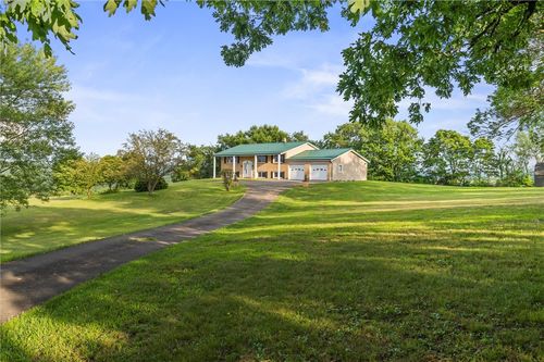 450 Ford City Rd, Freeport, PA, 16229-2042 | Card Image