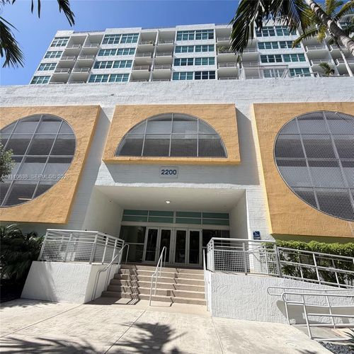 ph01-2200 Ne 4th Ave, Miami, FL, 33137-4914 | Card Image